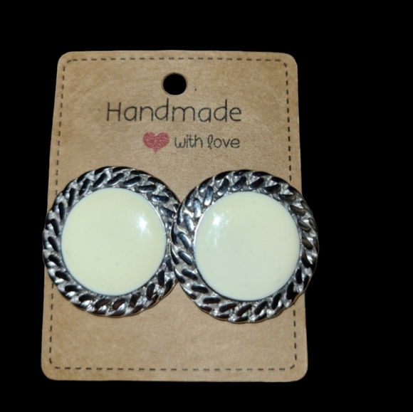 Vintage Buttons From Clothing Made Into Earrings Lot 5 - Picture 2 of 2